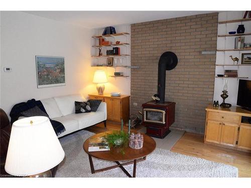 23 Riverside Drive, Kingston, ON - Indoor Photo Showing Living Room