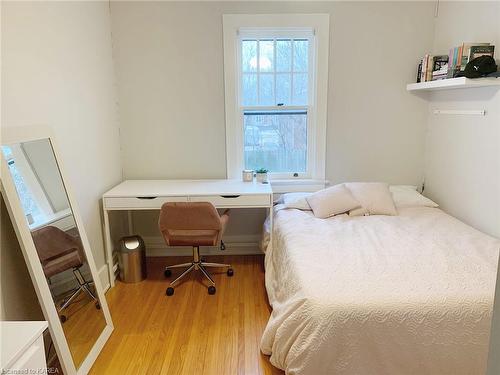 370 Victoria Street, Kingston, ON - Indoor Photo Showing Bedroom