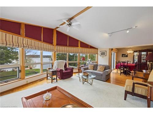 478 Sherman Point Road, Napanee, ON - Indoor Photo Showing Living Room