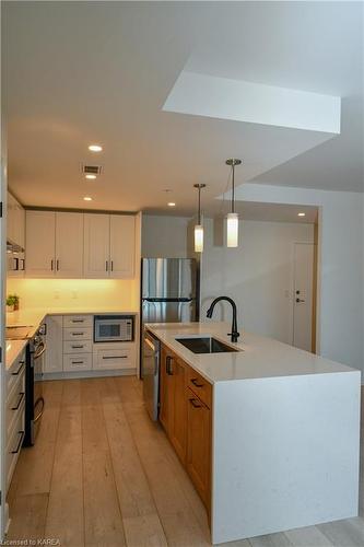 419-129B South Street, Gananoque, ON - Indoor Photo Showing Kitchen With Upgraded Kitchen