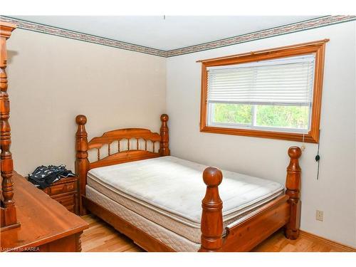 652 Old Hillview Road, Kingston, ON - Indoor Photo Showing Bedroom