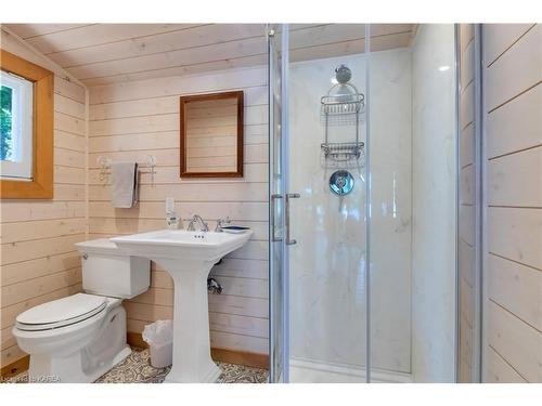 1 Pitch Pine Island, Battersea, ON - Indoor Photo Showing Bathroom