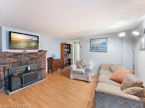 337 Howe Island Ferry Road, Gananoque, ON - Indoor Photo Showing Living Room With Fireplace