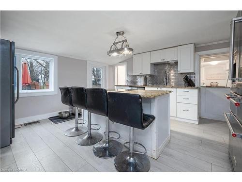 383 Main Street, Bath, ON - Indoor Photo Showing Kitchen With Upgraded Kitchen