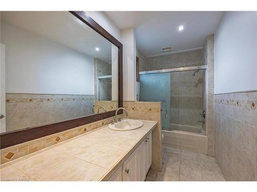 33 Robertson Lane, Belleville, ON - Indoor Photo Showing Bathroom