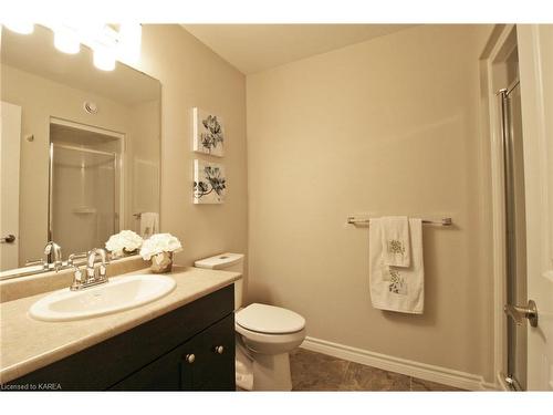 315-740 Augusta Drive, Kingston, ON - Indoor Photo Showing Bathroom