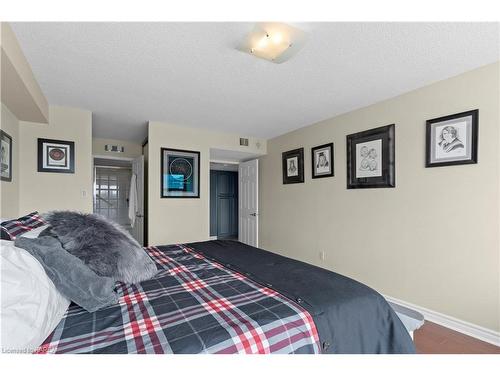 601-185 Ontario Street, Kingston, ON - Indoor Photo Showing Bedroom