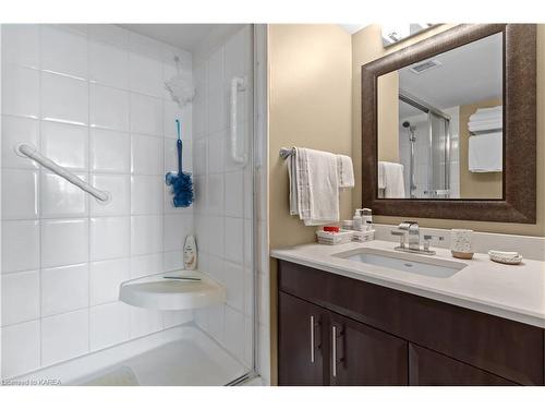 601-185 Ontario Street, Kingston, ON - Indoor Photo Showing Bathroom