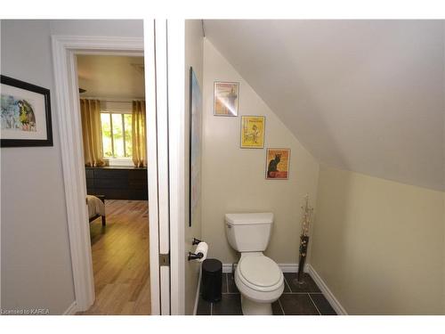 4043 Hiawatha Lane, Battersea, ON - Indoor Photo Showing Bedroom