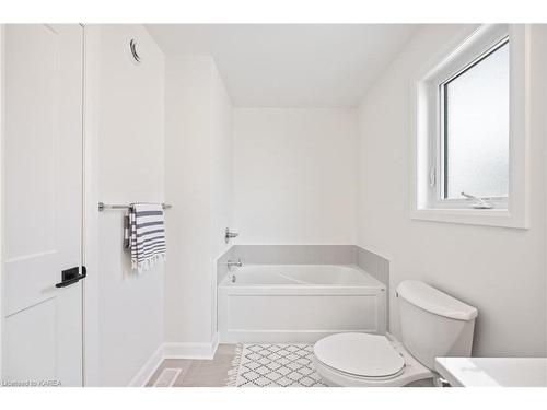 1399 Monarch Drive, Kingston, ON - Indoor Photo Showing Bathroom