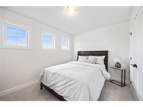 1399 Monarch Drive, Kingston, ON - Indoor Photo Showing Bedroom