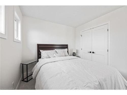 1399 Monarch Drive, Kingston, ON - Indoor Photo Showing Bedroom