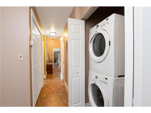 100 Maple Street S, Gananoque, ON - Indoor Photo Showing Laundry Room