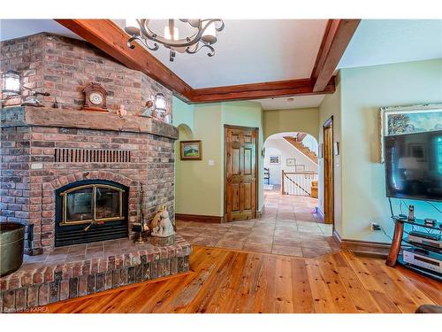 43 Frye Lane, Perth Road Village, ON - Indoor Photo Showing Living Room With Fireplace
