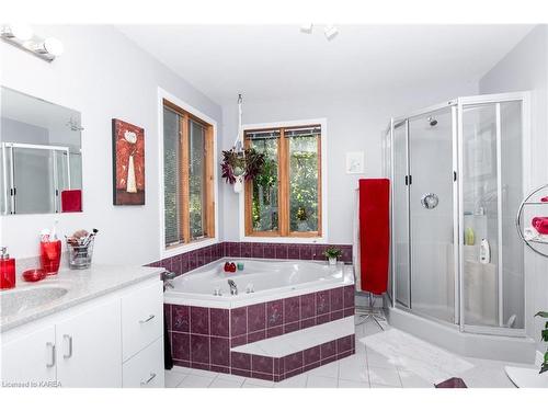 1827 Radage Road, Kingston, ON - Indoor Photo Showing Bathroom