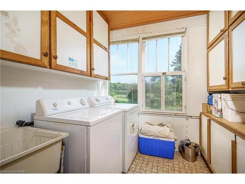 3148 Highway 32, Seeleys Bay, ON - Indoor Photo Showing Laundry Room