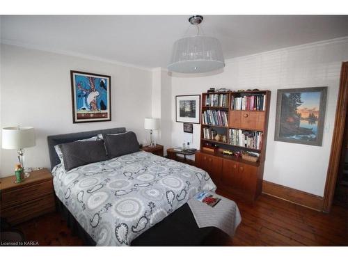 270-274 Wellington Street, Kingston, ON - Indoor Photo Showing Bedroom