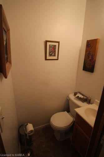 270-274 Wellington Street, Kingston, ON - Indoor Photo Showing Bathroom
