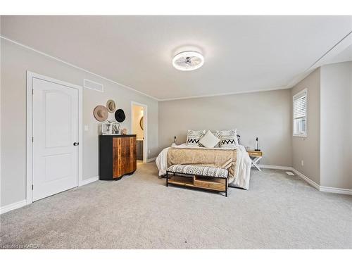 1621 Brookedayle Avenue, Kingston, ON - Indoor Photo Showing Bedroom