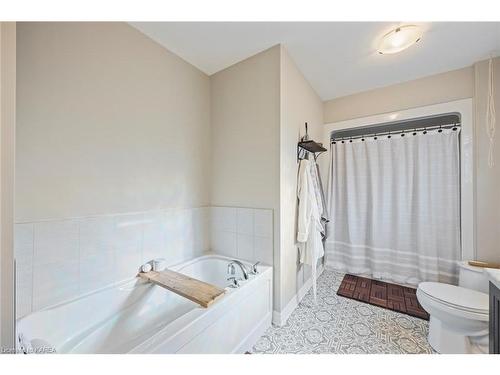 1621 Brookedayle Avenue, Kingston, ON - Indoor Photo Showing Bathroom