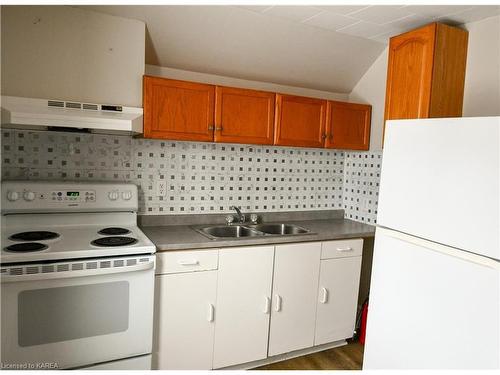 351 Garden Street E, Gananoque, ON - Indoor Photo Showing Kitchen With Double Sink