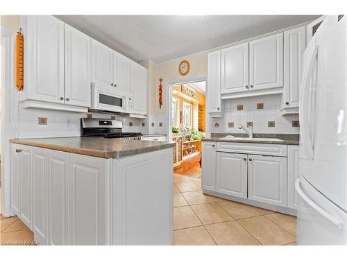 167 Brock Street, Gananoque, ON - Indoor Photo Showing Kitchen