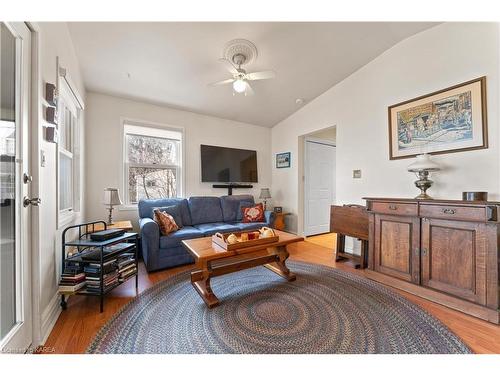 167 Brock Street, Gananoque, ON - Indoor Photo Showing Living Room