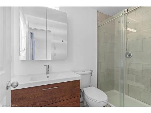 679 Melrose Street, Kingston, ON - Indoor Photo Showing Bathroom