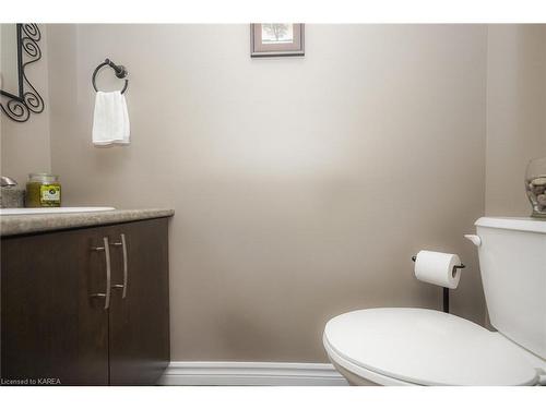 497 Sydney Street, Kingston, ON - Indoor Photo Showing Bathroom