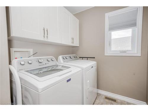 497 Sydney Street, Kingston, ON - Indoor Photo Showing Laundry Room