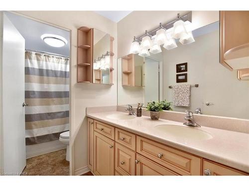 606-109 King Street, Brockville, ON - Indoor Photo Showing Bathroom