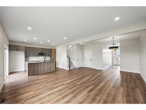 116 Potter Drive, Odessa, ON - Indoor Photo Showing Kitchen