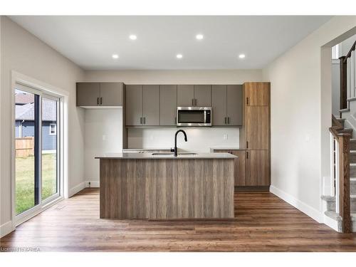 116 Potter Drive, Odessa, ON - Indoor Photo Showing Kitchen