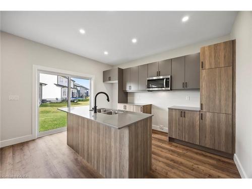 116 Potter Drive, Odessa, ON - Indoor Photo Showing Kitchen With Double Sink