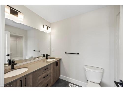 116 Potter Drive, Odessa, ON - Indoor Photo Showing Bathroom