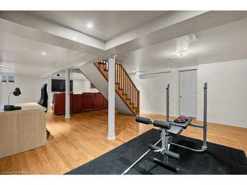 302 Avenue Road, Kingston, ON - Indoor Photo Showing Gym Room