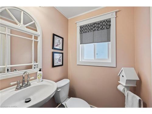 1508 Crimson Crescent, Kingston, ON - Indoor Photo Showing Bathroom