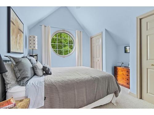 5209 Highway 15, Kingston, ON - Indoor Photo Showing Bedroom