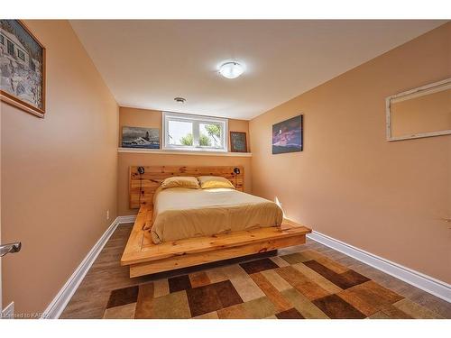 511 Glennelm Road, Greater Napanee, ON - Indoor Photo Showing Bedroom