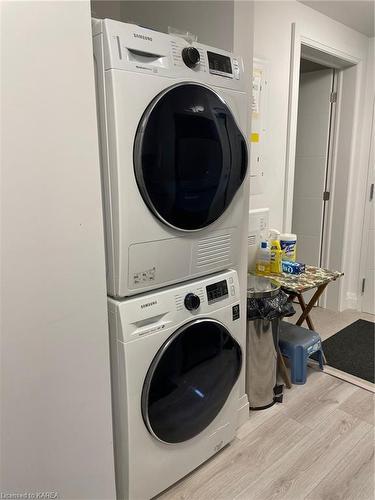 232-652 Princess Street, Kingston, ON - Indoor Photo Showing Laundry Room