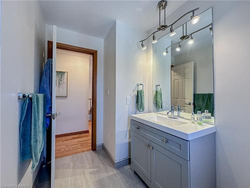 542 Rankin Crescent, Kingston, ON - Indoor Photo Showing Bathroom