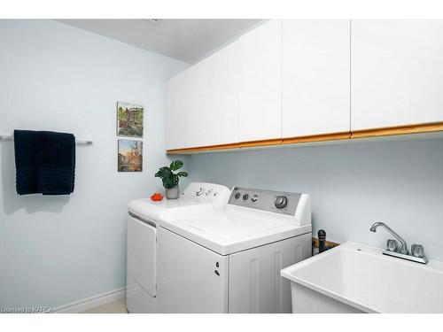 32 Yonge Street, Kingston, ON - Indoor Photo Showing Laundry Room