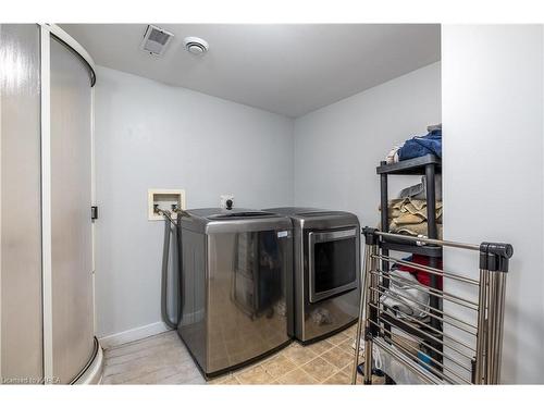 177 Briceland Street, Kingston, ON - Indoor Photo Showing Laundry Room