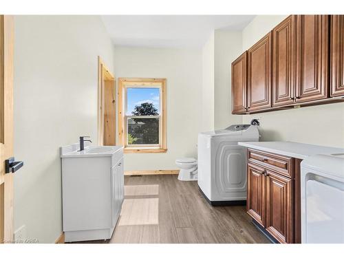 538 Mount Chesney Road, Inverary, ON - Indoor Photo Showing Laundry Room
