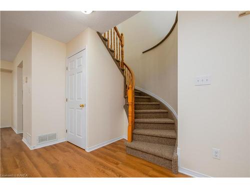 635 Tanner Drive, Kingston, ON - Indoor Photo Showing Other Room