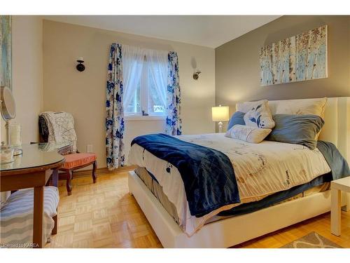 5525 Rideau Road, Seeleys Bay, ON - Indoor Photo Showing Bedroom