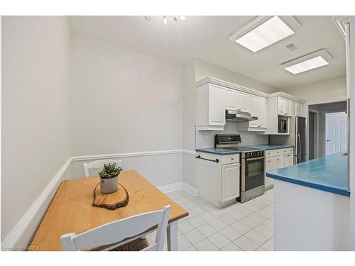 305-20 Gore Street, Kingston, ON - Indoor Photo Showing Kitchen