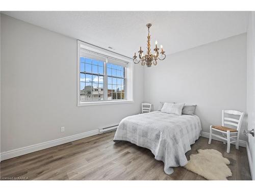 305-20 Gore Street, Kingston, ON - Indoor Photo Showing Bedroom