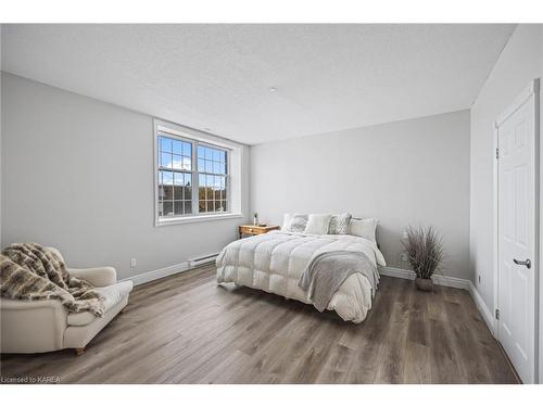 305-20 Gore Street, Kingston, ON - Indoor Photo Showing Bedroom