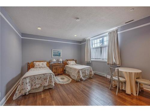 305-20 Gore Street, Kingston, ON - Indoor Photo Showing Bedroom